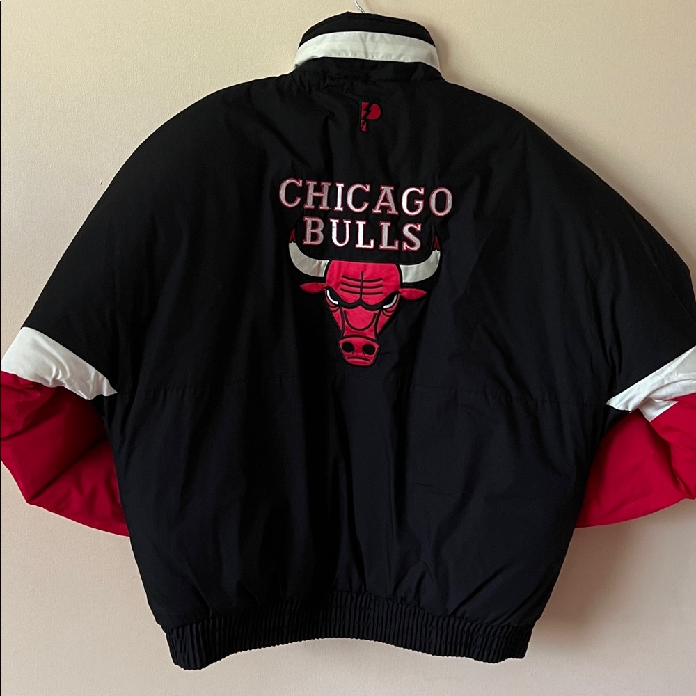 NBA Pro Vintage Chicago Bulls Reversible Jacket - Red, Black, and White Size L - Picture 2 of 16